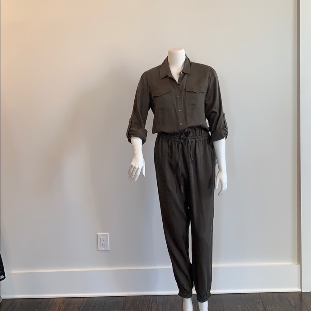 20% off! Vince Camuto Olive jumpsuit Size S.
